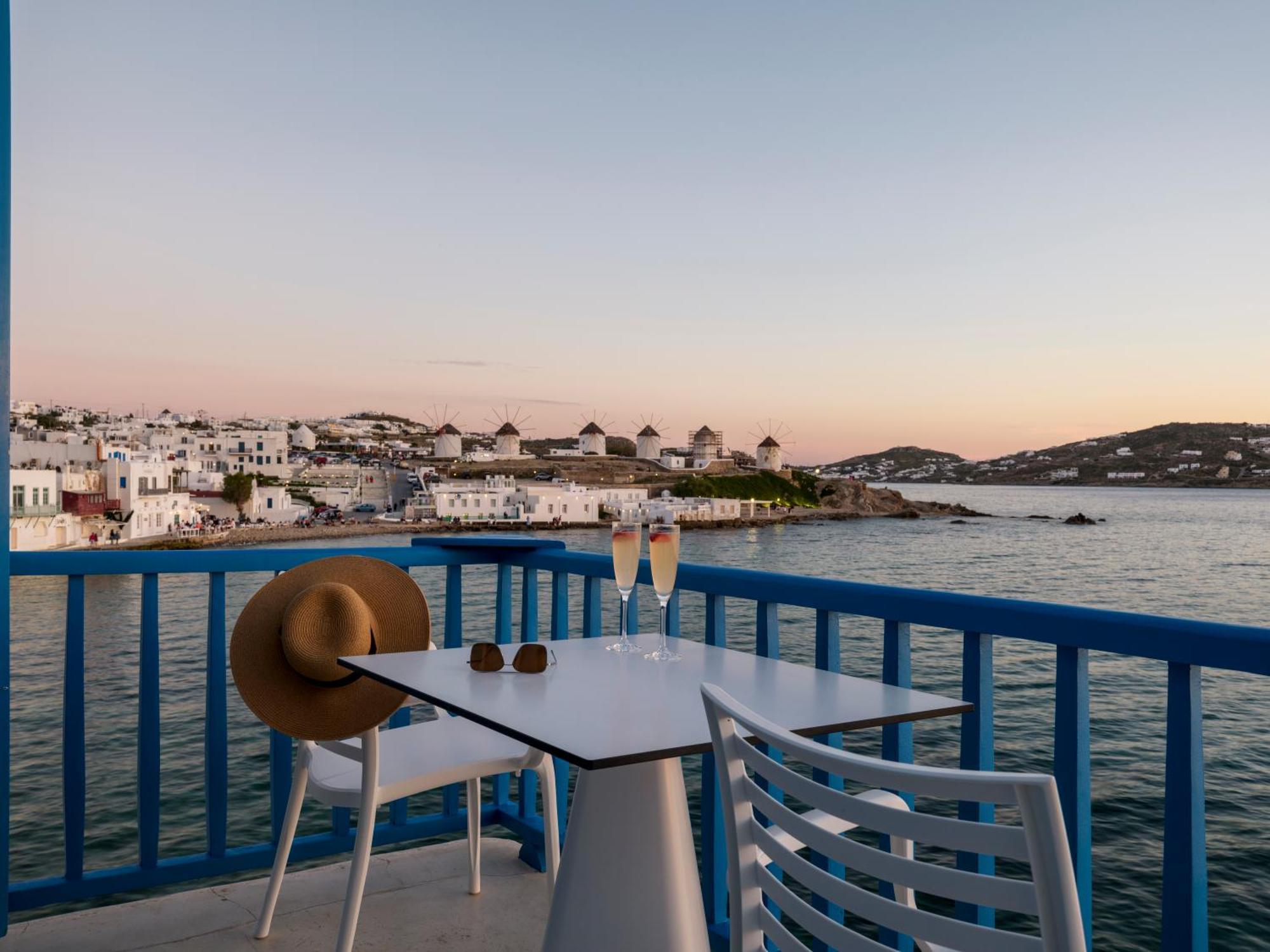 Bluetopia Suites Mykonos Town Exteriör bild