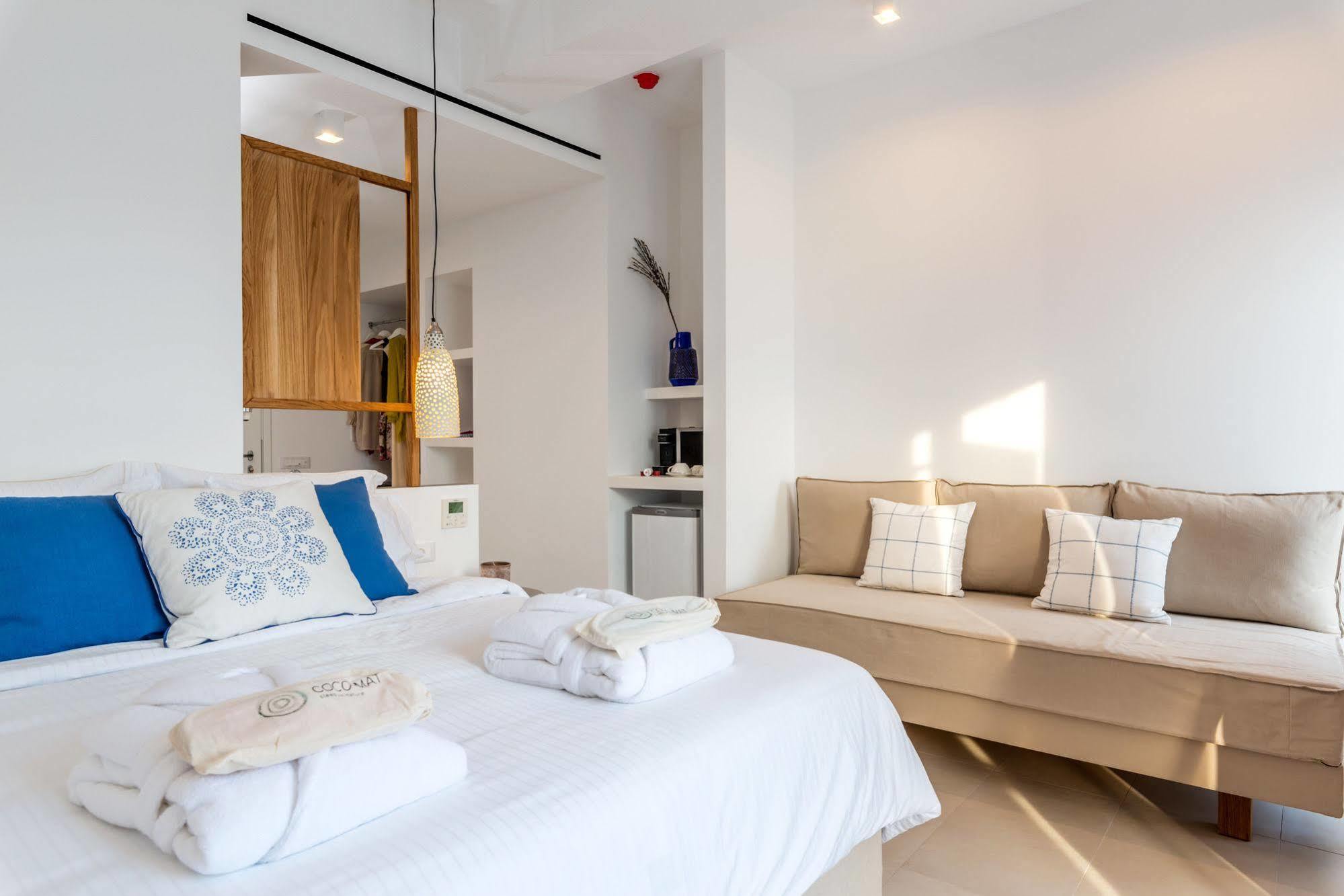 Bluetopia Suites Mykonos Town Exteriör bild